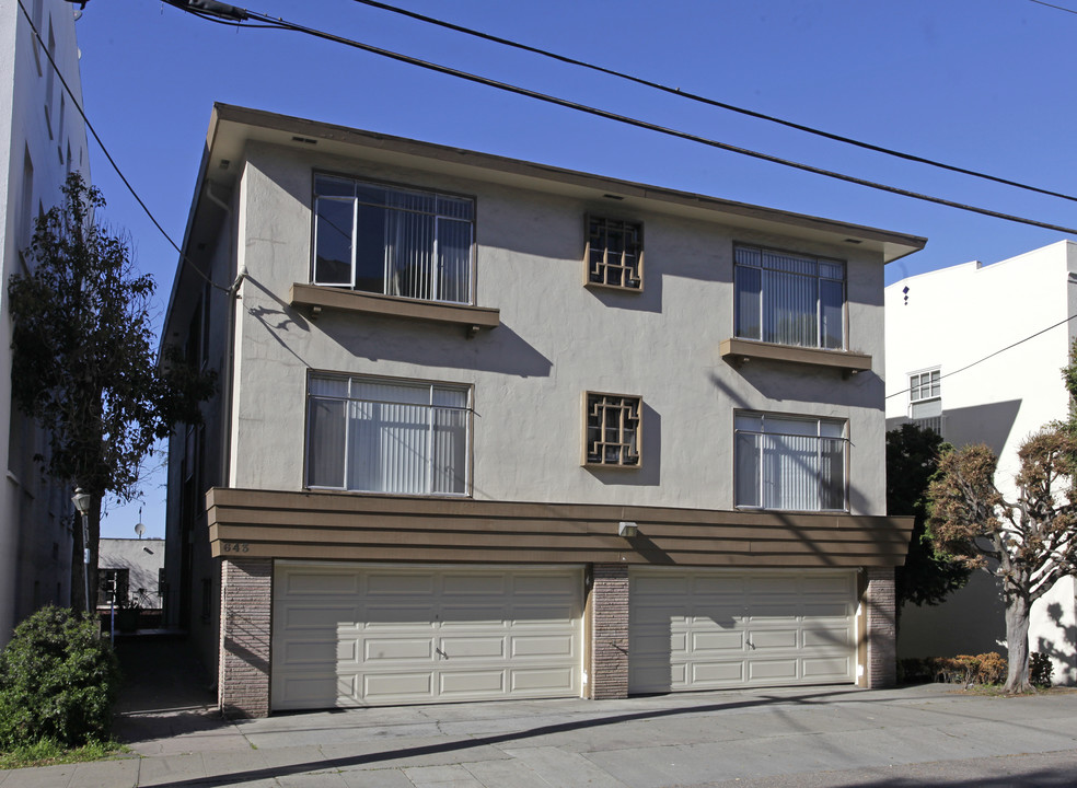 643 Beacon St in Oakland, CA - Building Photo