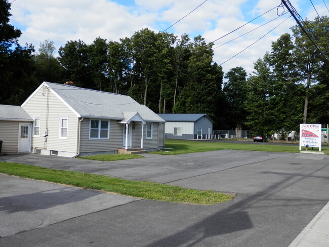 5905 E Taft Rd in North Syracuse, NY - Building Photo - Building Photo