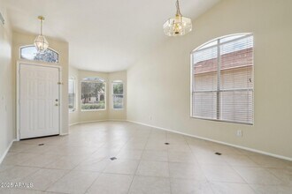 20734 N 38th St in Phoenix, AZ - Foto de edificio - Building Photo