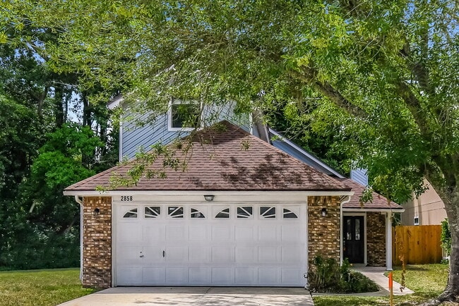 2858 Lantana Lakes Dr W