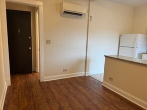 1746 W Estes Ave in Chicago, IL - Building Photo - Building Photo