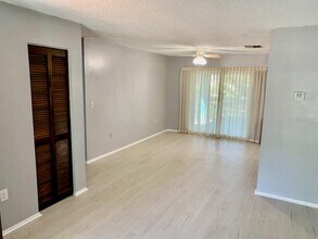 2073 Carnac St in Port Charlotte, FL - Building Photo - Building Photo