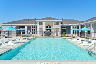 Haven at Treeline in Tomball, TX - Building Photo