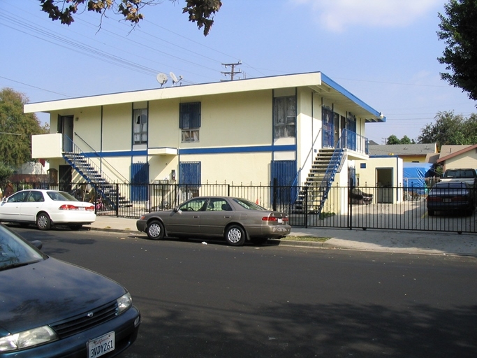 1944 Sichel St in Los Angeles, CA - Building Photo