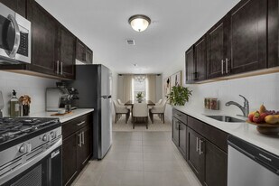 Hadley Woods in North Brunswick, NJ - Building Photo