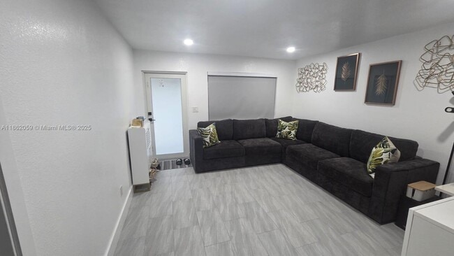 property at 5530 SW 38th St