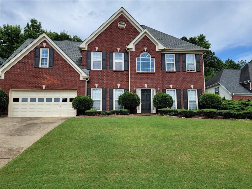 2833 Savannah Walk Cove in Suwanee, GA - Building Photo