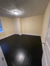 35 N Queen St, Unit 3 in York, PA - Building Photo - Building Photo
