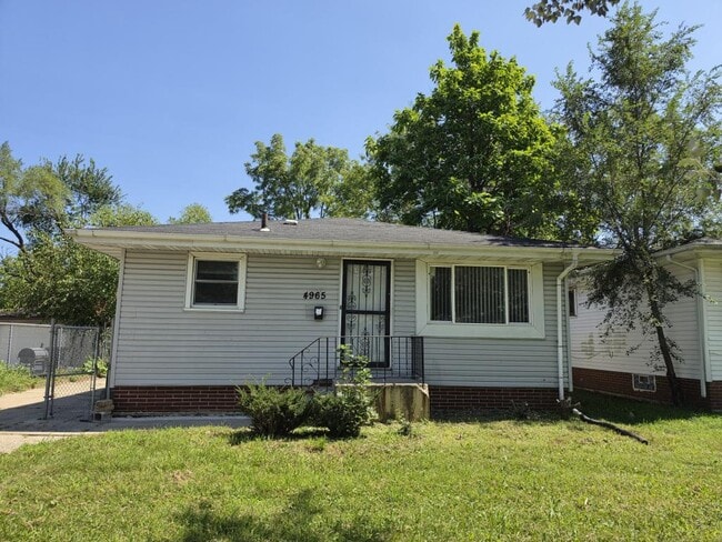 property at 4965 Vermont St