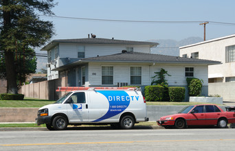 1911 W Victory Blvd in Burbank, CA - Building Photo - Building Photo