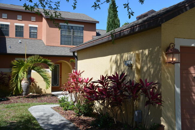 1055 Luminary Cir in Melbourne, FL - Building Photo - Building Photo