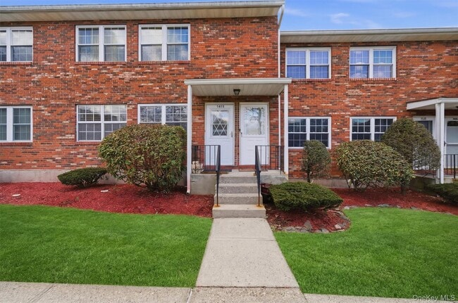 276 Temple Hill Rd in New Windsor, NY - Foto de edificio - Building Photo