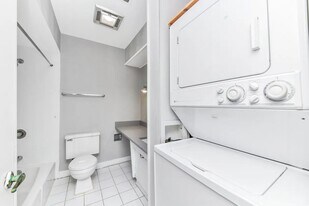 10308 Circle Dr in Oak Lawn, IL - Building Photo