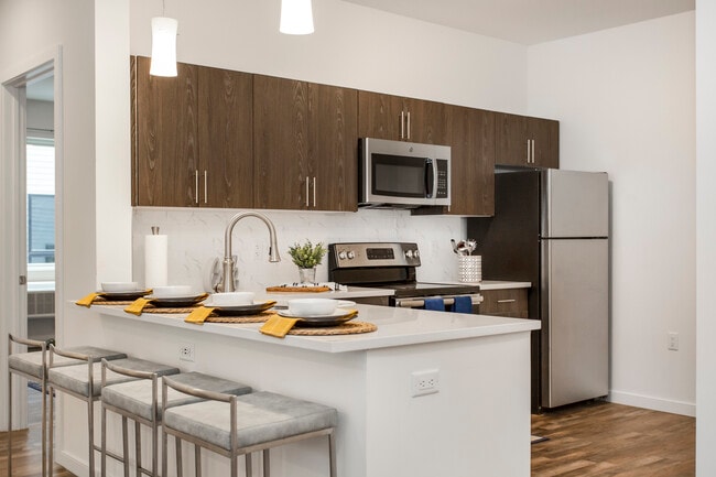 Lexington at Carteret in Carteret, NJ - Building Photo - Building Photo