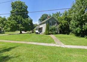 736 W River Rd N in Elyria, OH - Building Photo