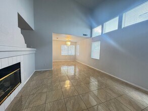 3310 Robin Nest Ct in Las Vegas, NV - Building Photo - Building Photo