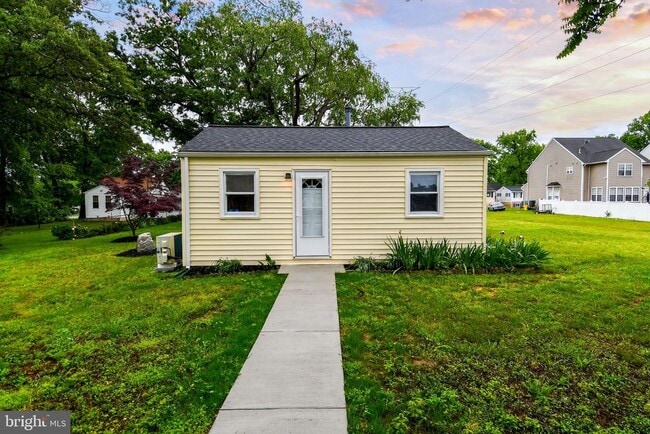 property at 366 Winmeyer Ave