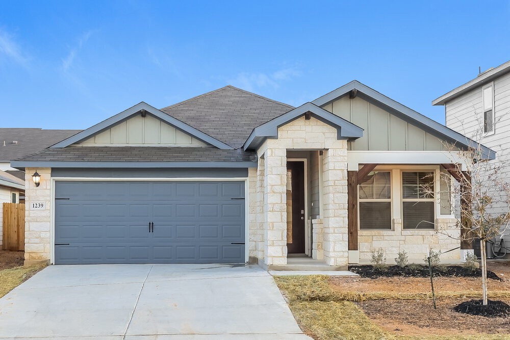 1239 William Crst in New Braunfels, TX - Building Photo