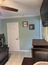 6018 Plunkett St in Hollywood, FL - Foto de edificio - Building Photo
