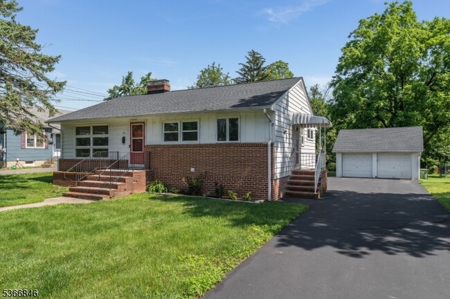 34 Hopewell Ave in Flemington, NJ - Building Photo - Building Photo