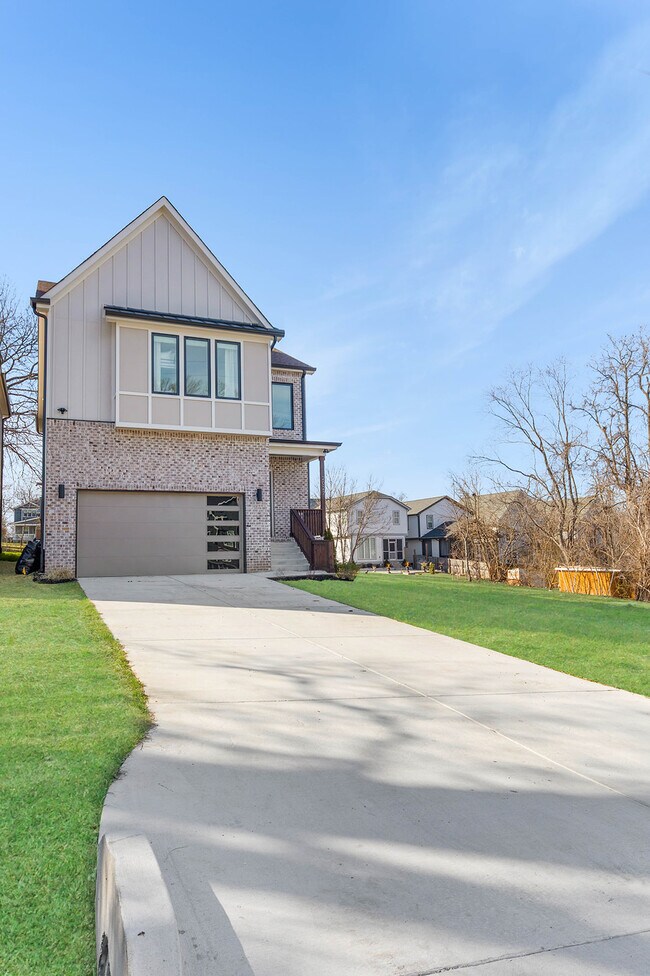 2027 Rosemary Ln in Nashville, TN - Building Photo - Building Photo