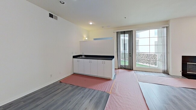 5350 White Oak Ave in Los Angeles, CA - Building Photo - Building Photo