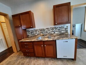 247 Main St, Unit LUXURY APT C in Clarion, PA - Building Photo - Building Photo