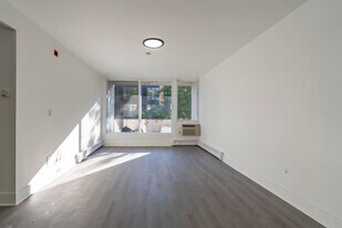 912 Brown St in Ann Arbor, MI - Building Photo