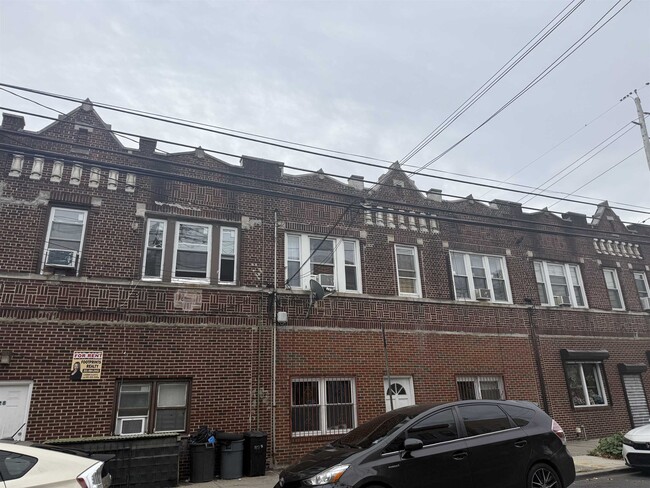 property at 1128 Summit Ave