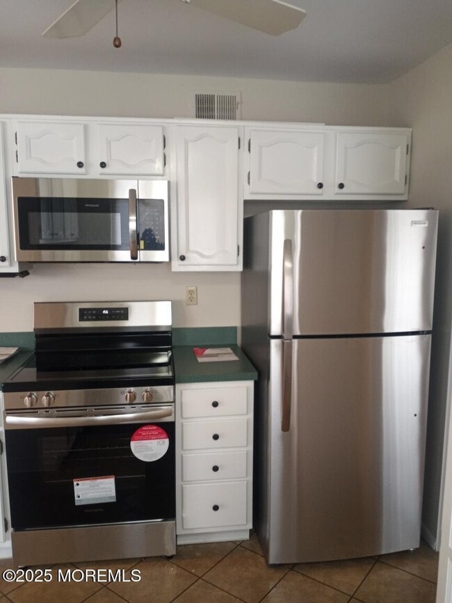 19 Marlow Ave in Manchester Township, NJ - Building Photo - Building Photo