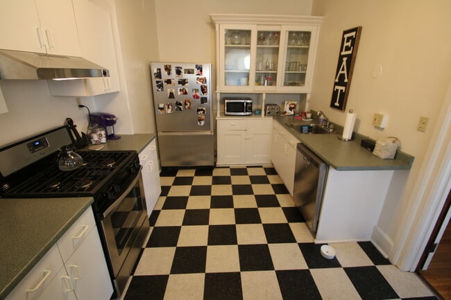 356 Oxford St in Rochester, NY - Building Photo - Building Photo