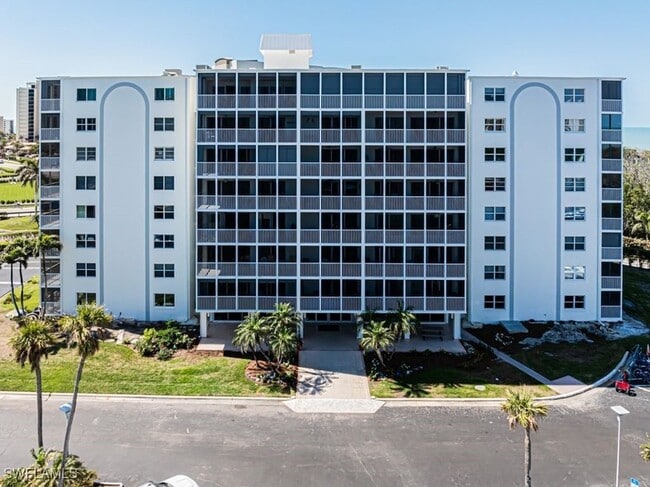 1 Bluebill Ave, Unit 511 in Naples, FL - Building Photo - Building Photo
