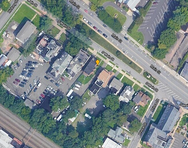 106 Main St