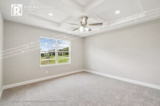 8588 Magnificent Ln in Groveland, FL - Foto de edificio - Building Photo