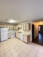 672-672 W Martha Dr in Fayetteville, AR - Foto de edificio - Building Photo