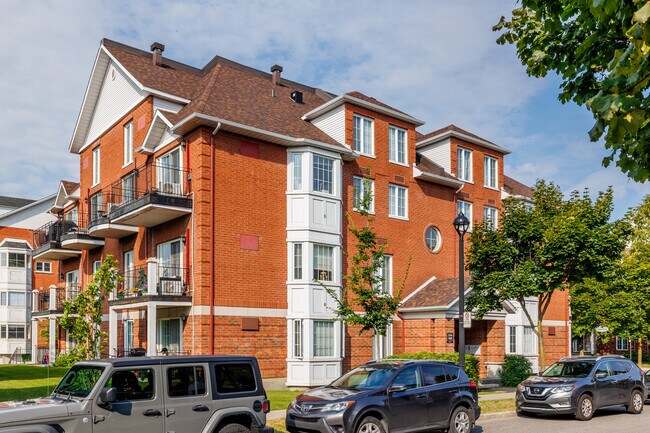 2404 Charles-Darwin Rue
