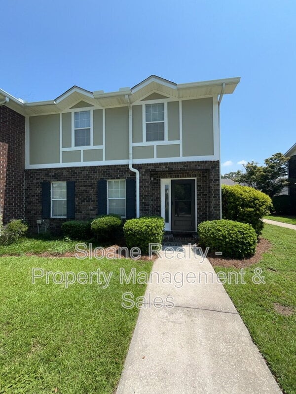 property at 2915 Cathedral Ln