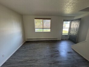 1541 Maine Ave-Unit -1541 in Lorain, OH - Building Photo - Building Photo