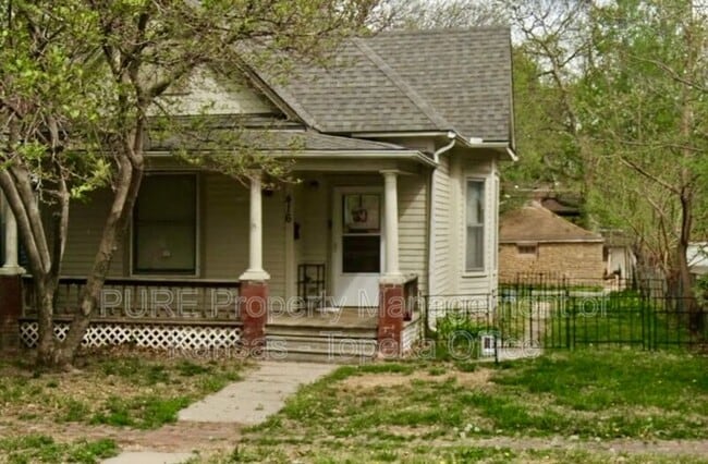 property at 416 SW Clay St
