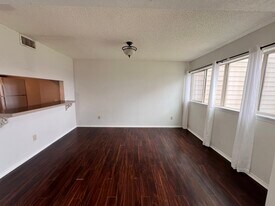 306 Out Yonder in Horseshoe Bay, TX - Building Photo