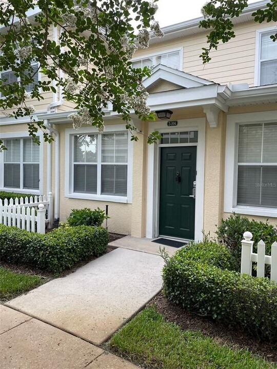4004 Venetian Bay Dr in Kissimmee, FL - Building Photo