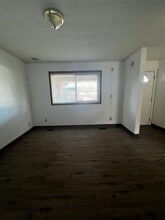 802-806 Queen Ave SE in Albany, OR - Building Photo - Building Photo