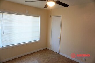 617 Hood Dr in Bakersfield, CA - Building Photo - Building Photo