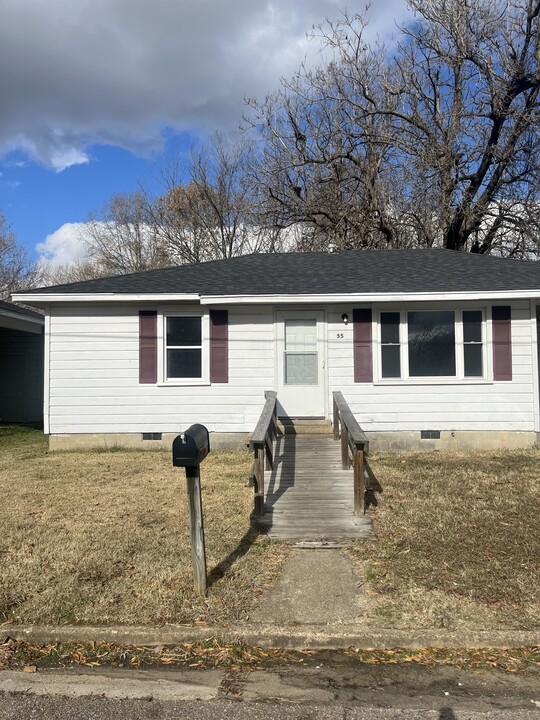 55 Cloverdale St in Jackson, TN - Building Photo