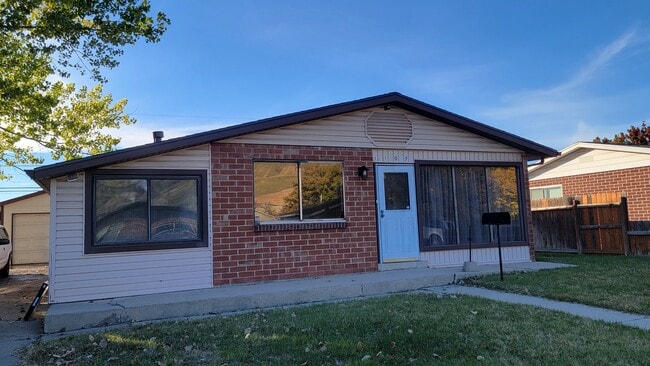 1107 Topaz Dr in Salt Lake City, UT - Building Photo - Building Photo