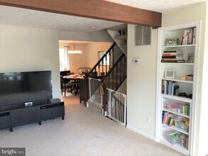 14140 Honey Hill Ct in Centreville, VA - Building Photo - Building Photo