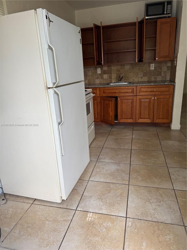 640 NW 10th Terrace in Fort Lauderdale, FL - Building Photo - Building Photo