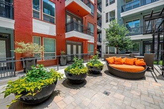 L2 Uptown in Dallas, TX - Building Photo - Building Photo
