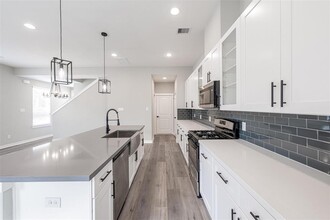8467 Berry Brush Ln in Houston, TX - Building Photo - Building Photo