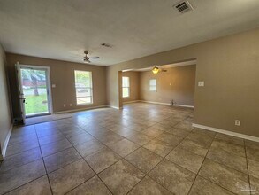 6202 Fairview Dr in Pensacola, FL - Building Photo - Building Photo